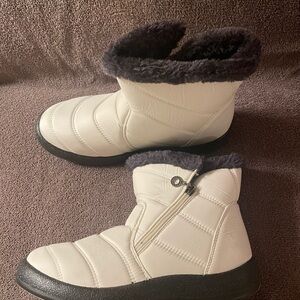 Dream Pairs White Ankle Boots with Black Trim
